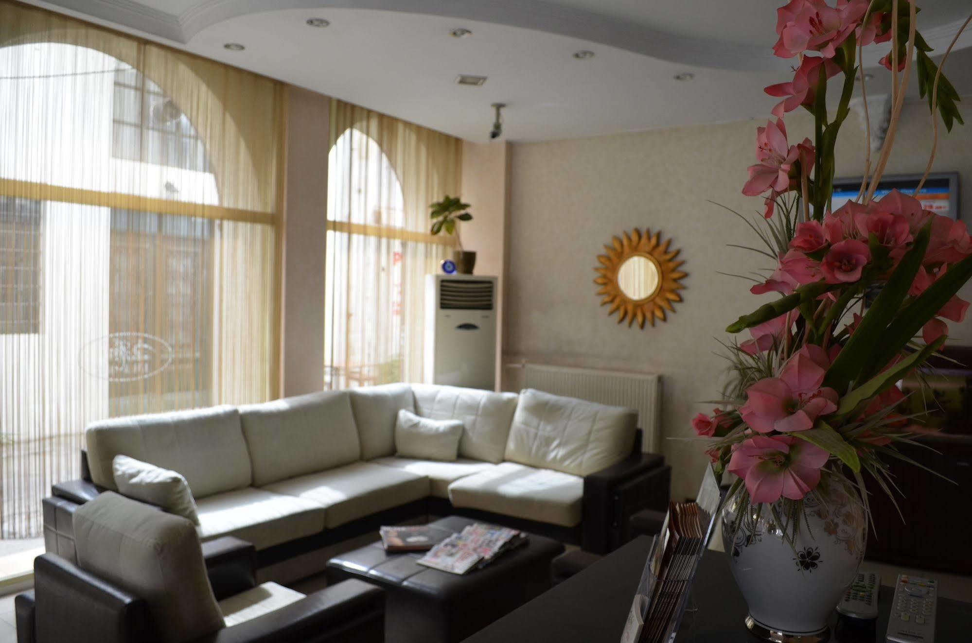 Ayvalik Palas Hotel Buitenkant foto