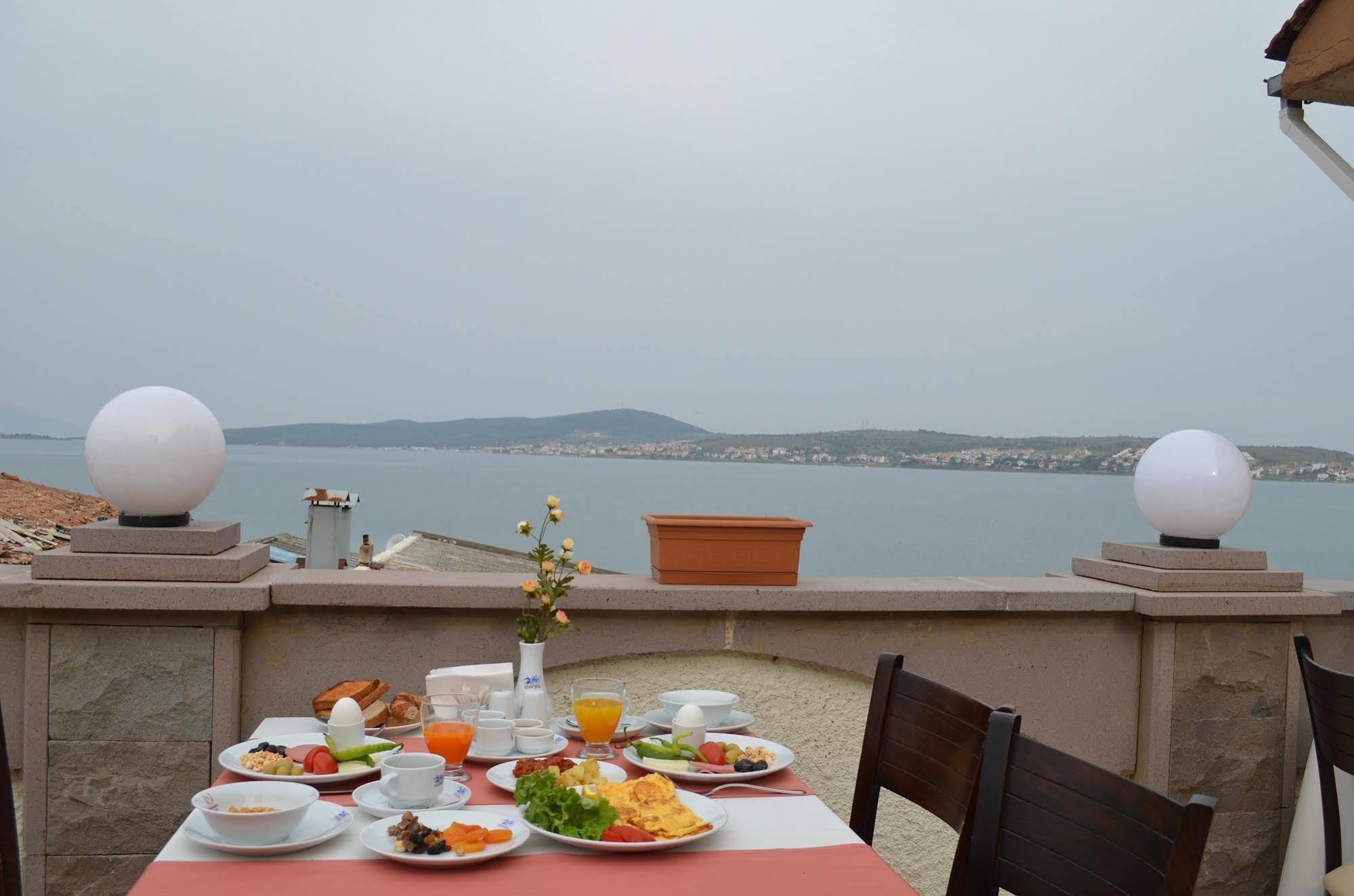 Ayvalik Palas Hotel Buitenkant foto