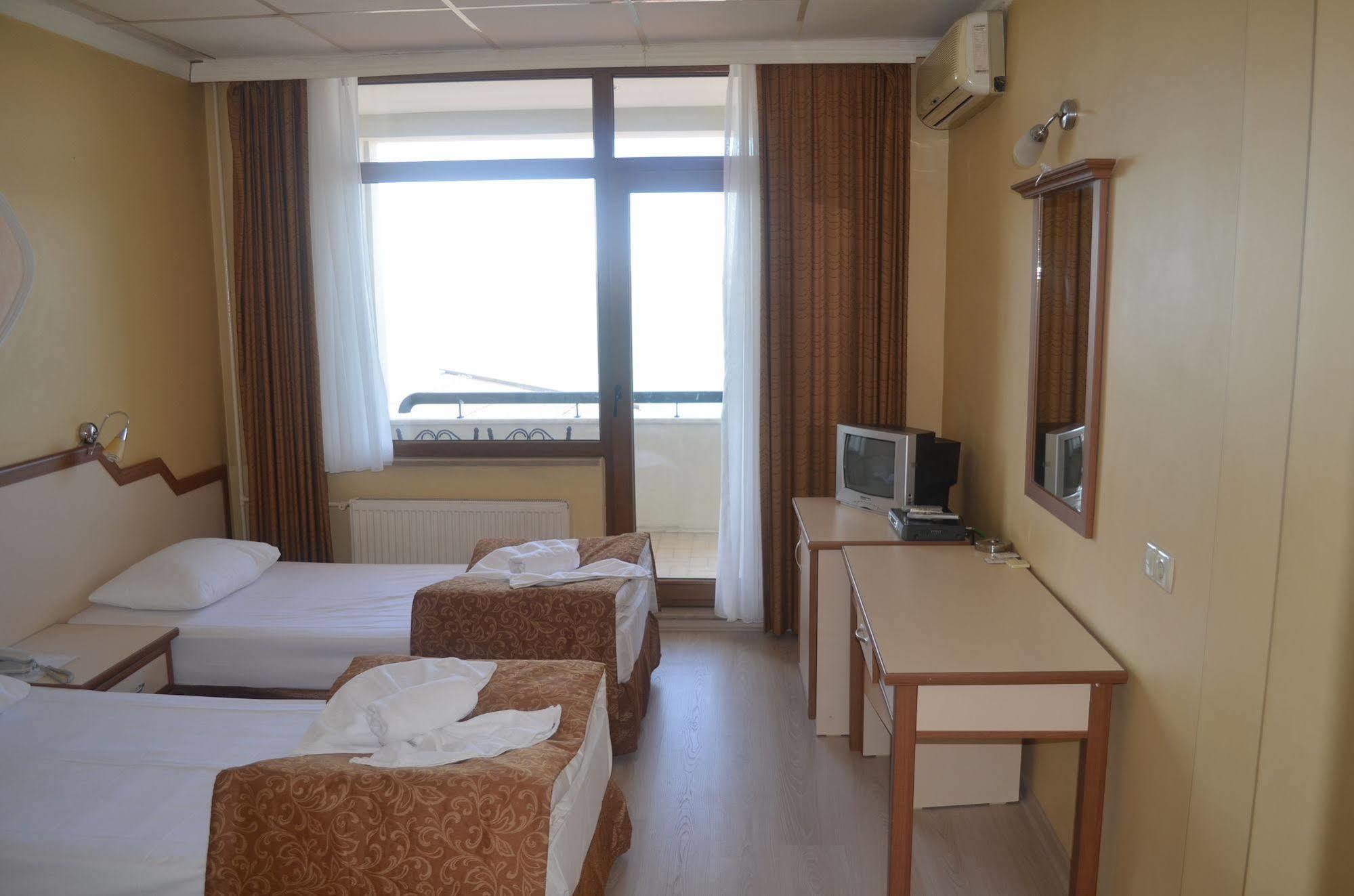 Ayvalik Palas Hotel Buitenkant foto