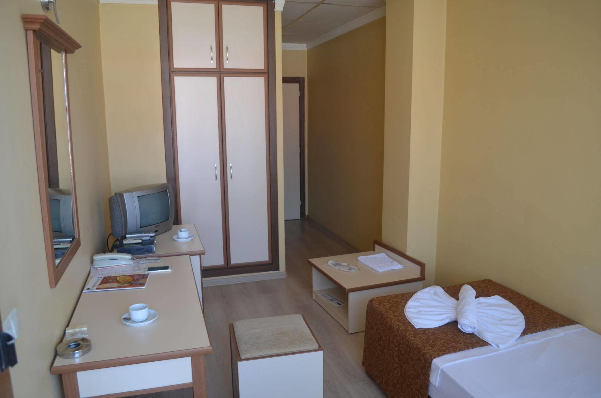 Ayvalik Palas Hotel Buitenkant foto